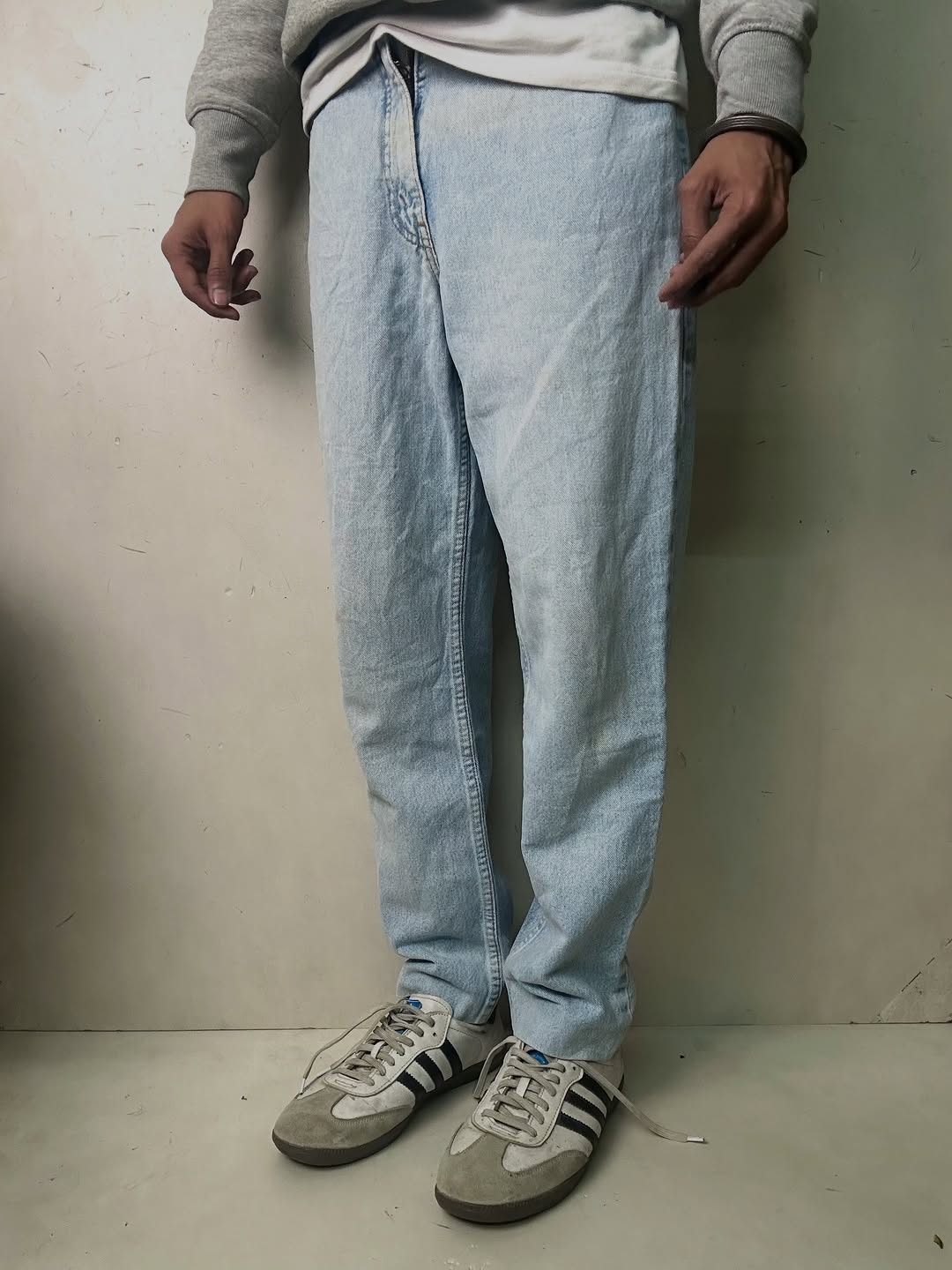 VTG LEVI’S RARE ORANGE TAB BLUE WASHED BOTTOMS,W28/L40 - Image 2