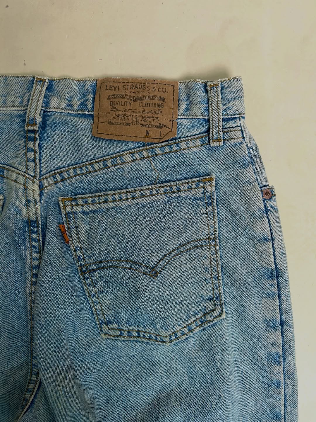 VTG LEVI’S RARE ORANGE TAB BLUE WASHED BOTTOMS,W28/L40 - Image 3