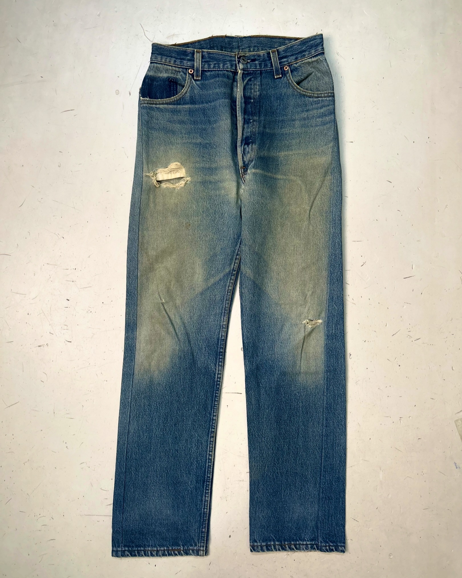 VINTAGE LEVI’S 501 DISTRESSED RARE DENIM BOTTOMS,W28/L40 - Image 2