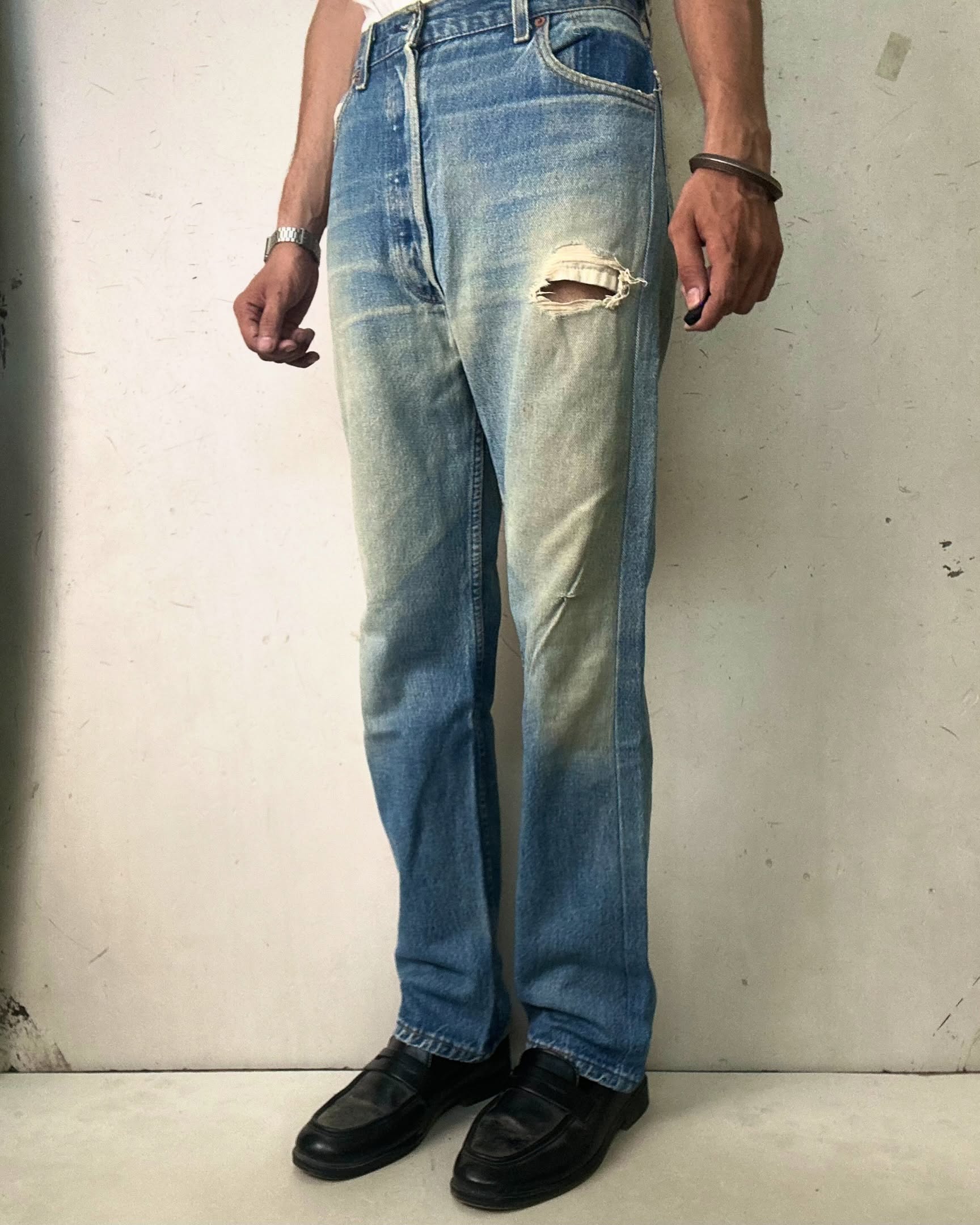 VINTAGE LEVI’S 501 DISTRESSED RARE DENIM BOTTOMS,W28/L40 - Image 3