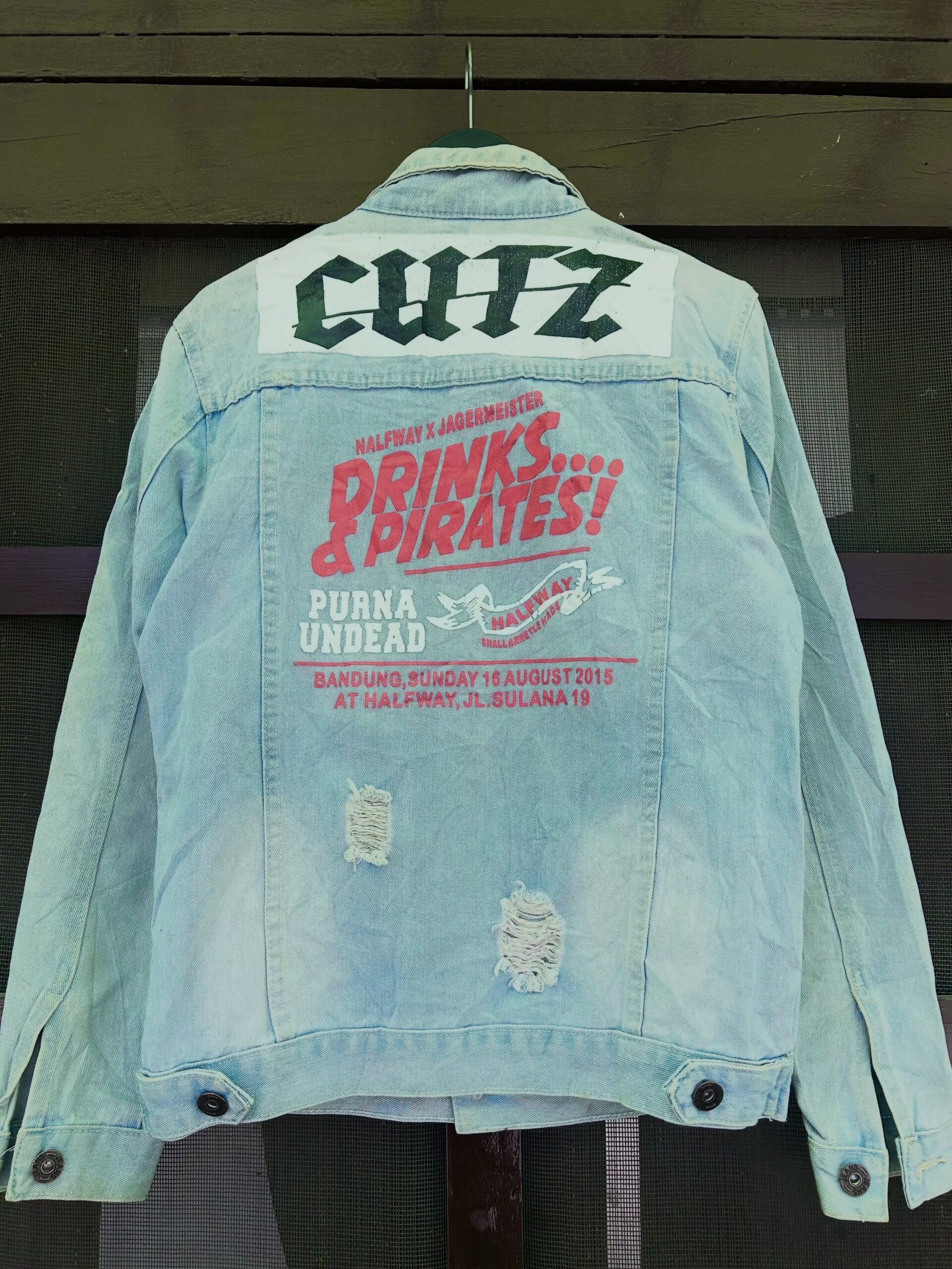 VTG DISTRESSED PATCHWORK DENIM JACKET, Size-S,C36/L25 - Image 5