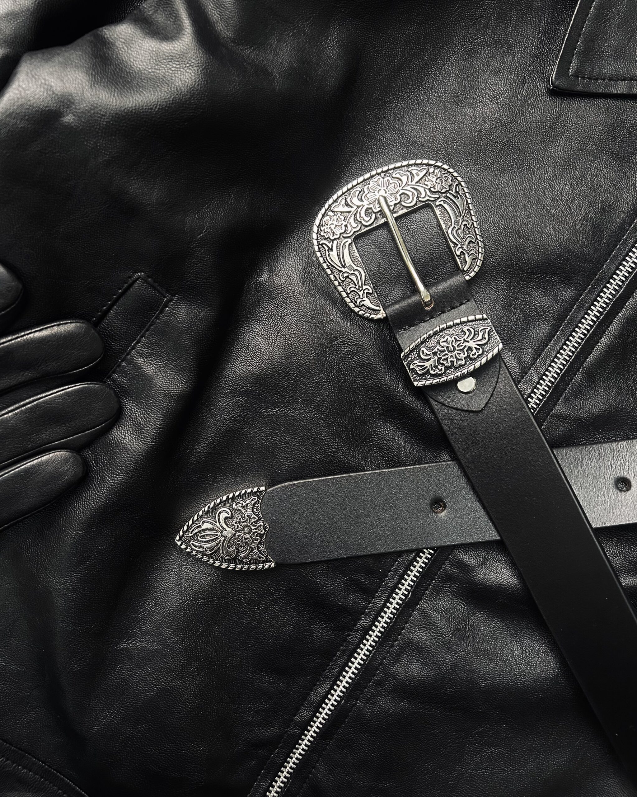 VINTAGE WESTERN BLACK BELT , Metallic Tail , Genuine Leather - Image 4